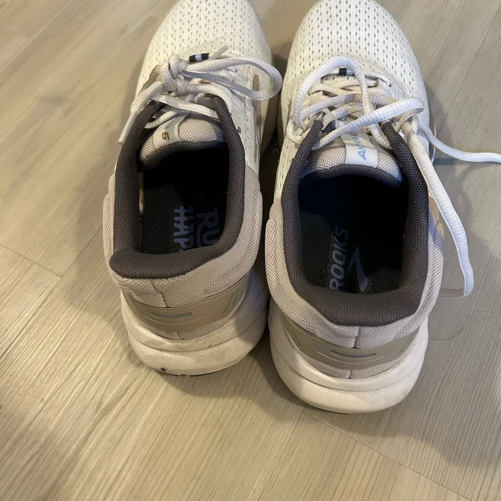 Brooks Women’s Anthem 6 Neutral Running Shoe - Picture 6 of 6